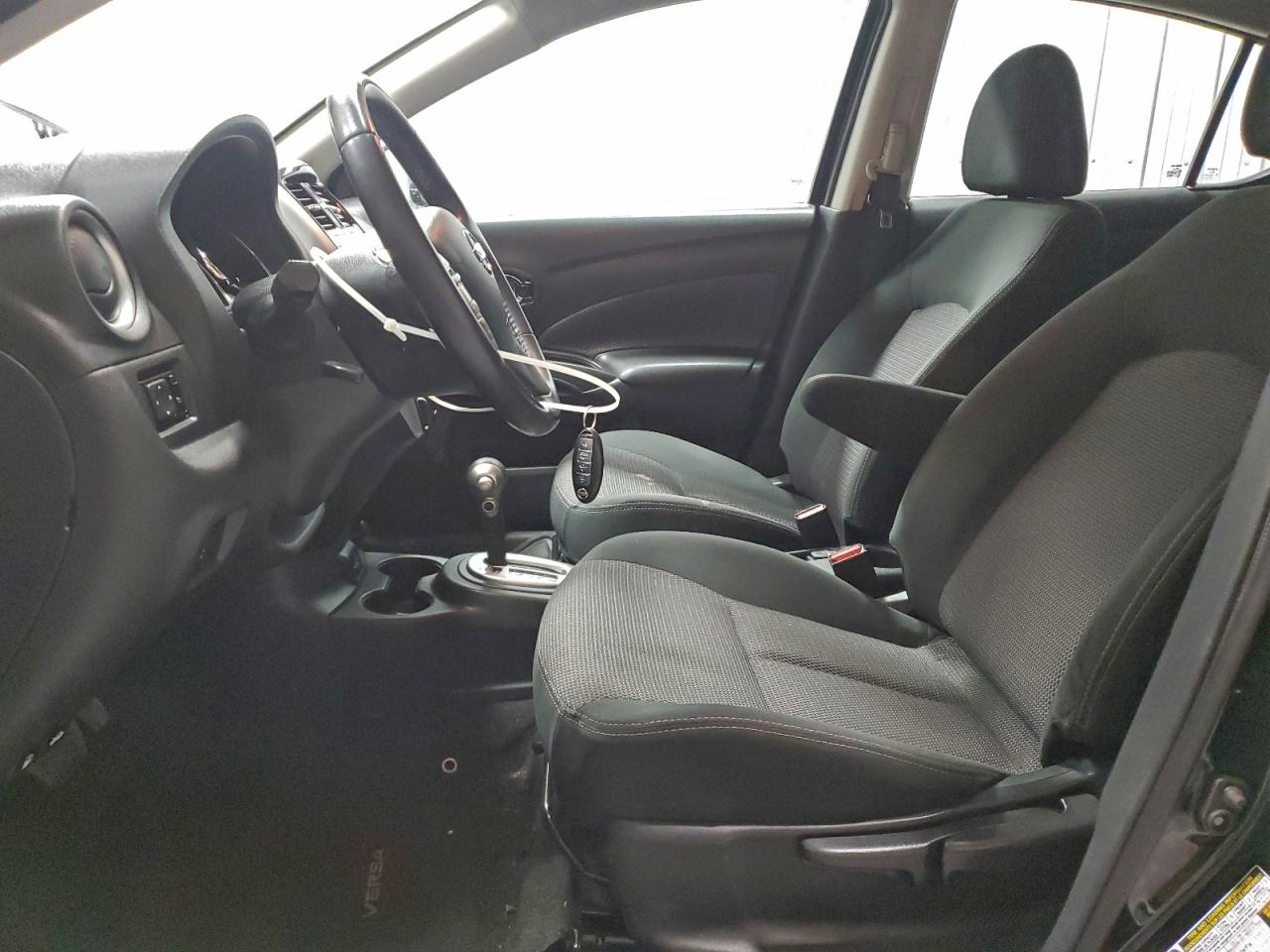 2019 NISSAN VERSA S photo 7