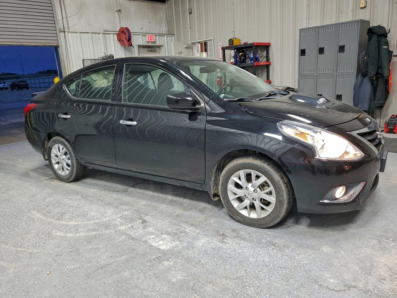 2019 NISSAN VERSA S photo 4