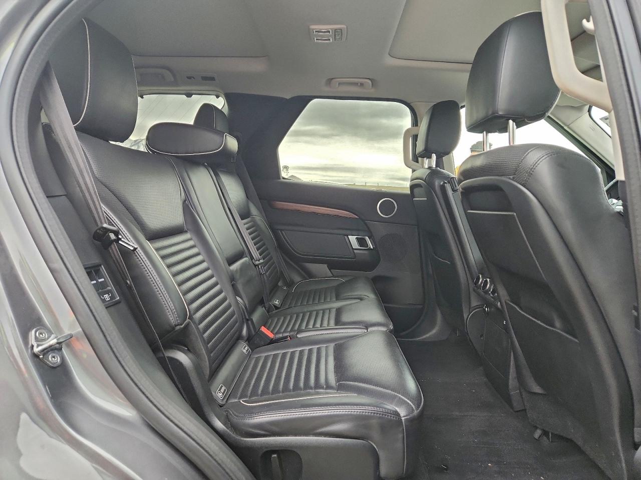 2017 LAND ROVER DISCOVERY HSE photo 10