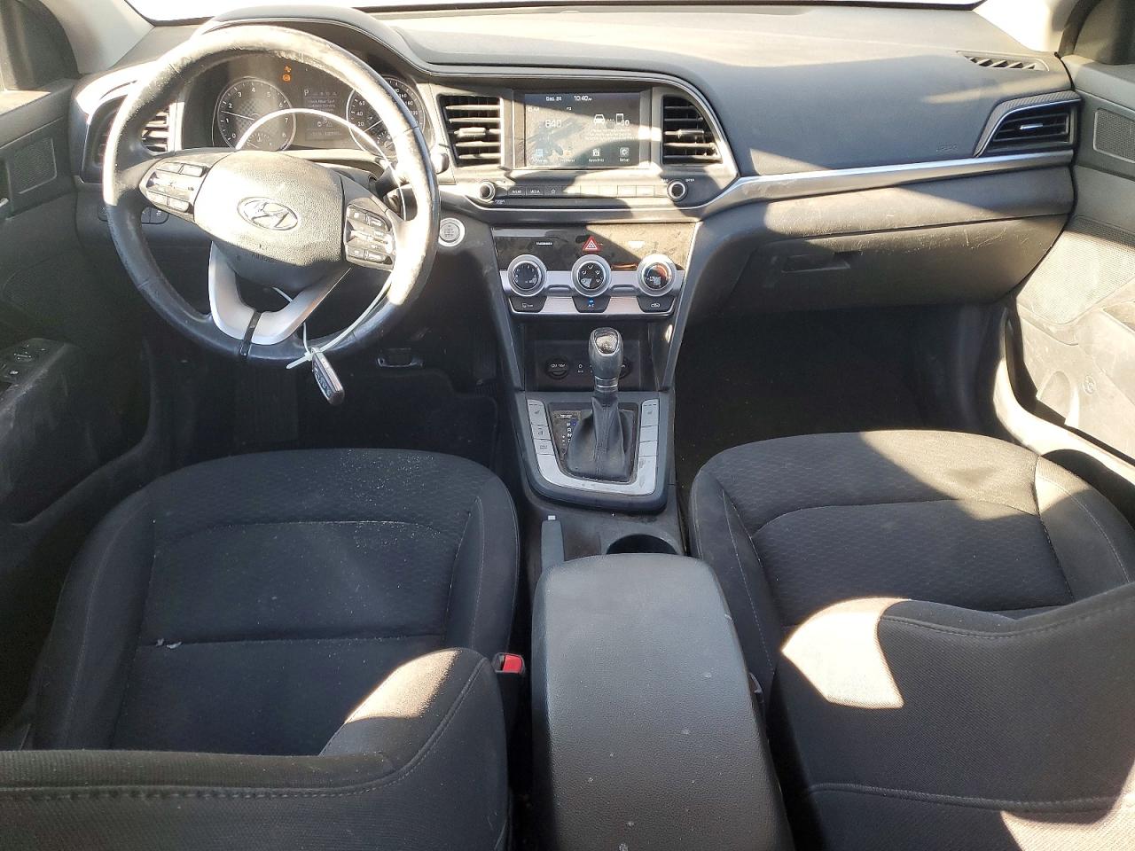 2019 HYUNDAI ELANTRA SEL photo 8