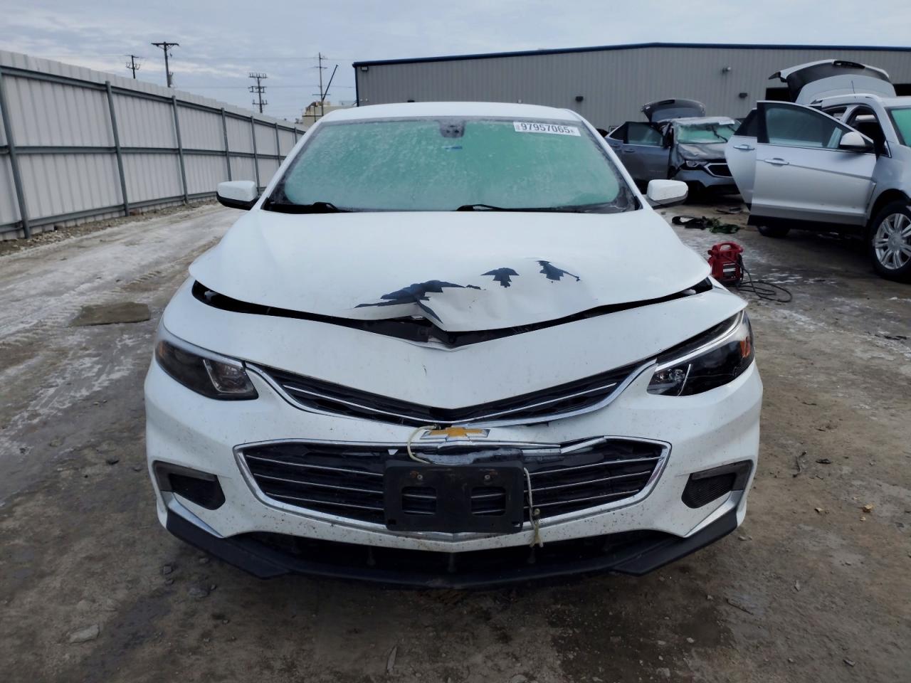 2018 CHEVROLET MALIBU LT photo 9