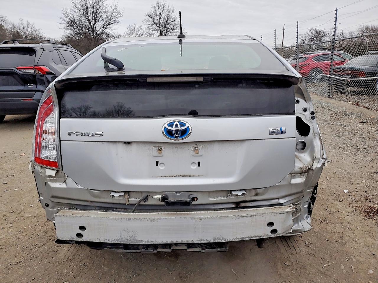2015 TOYOTA PRIUS photo 6