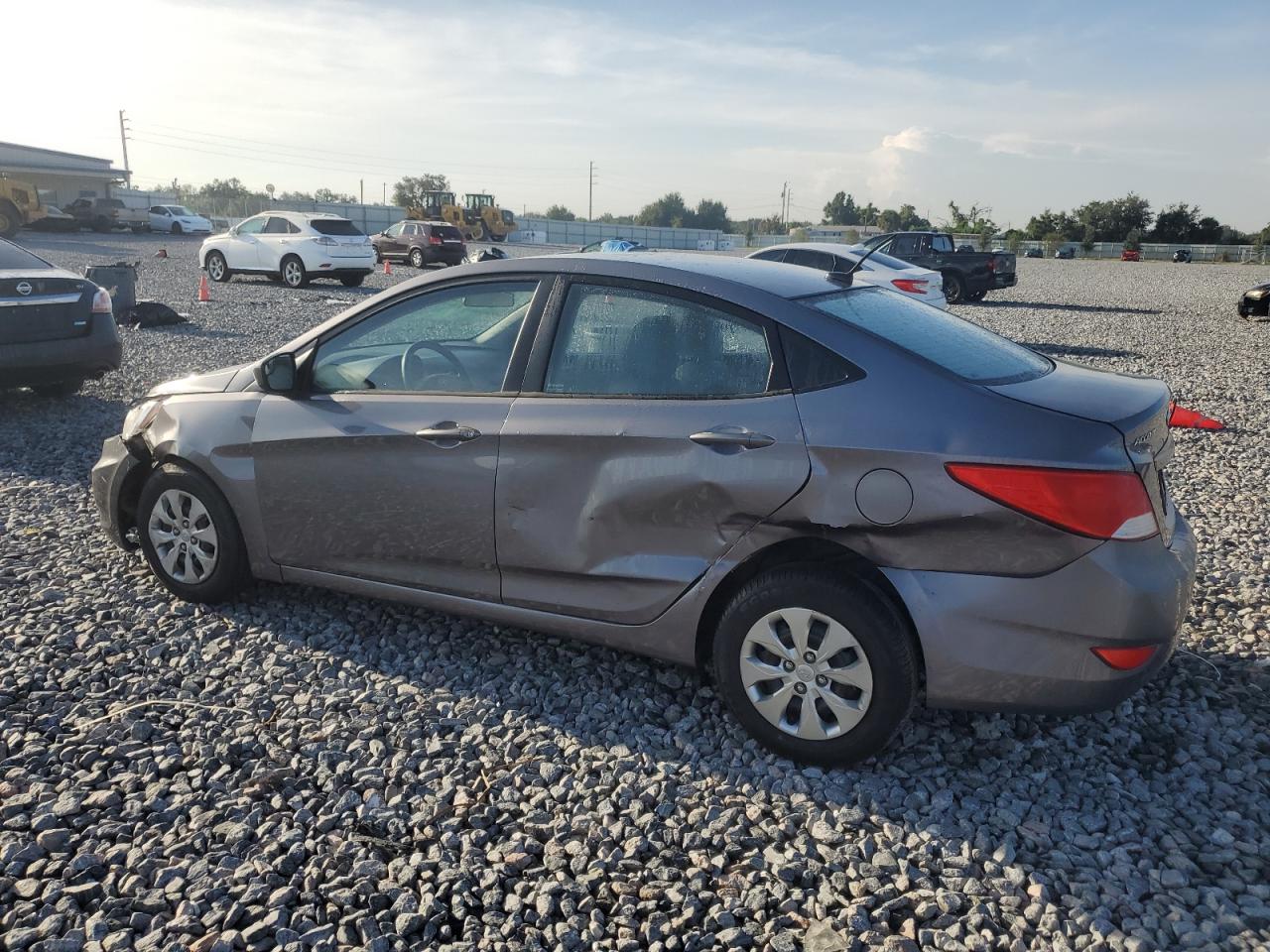2015 HYUNDAI ACCENT GLS photo 2