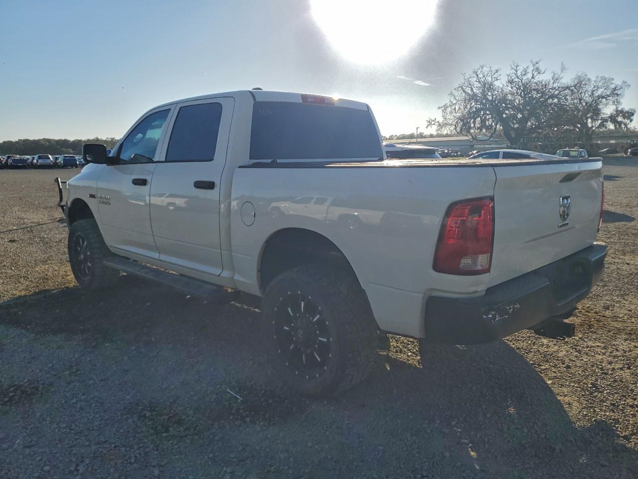 2014 RAM 1500 ST photo 3