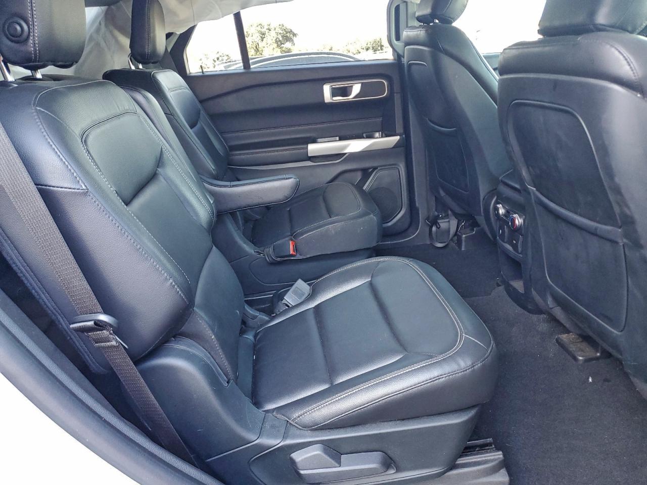 2020 FORD EXPLORER XLT photo 11
