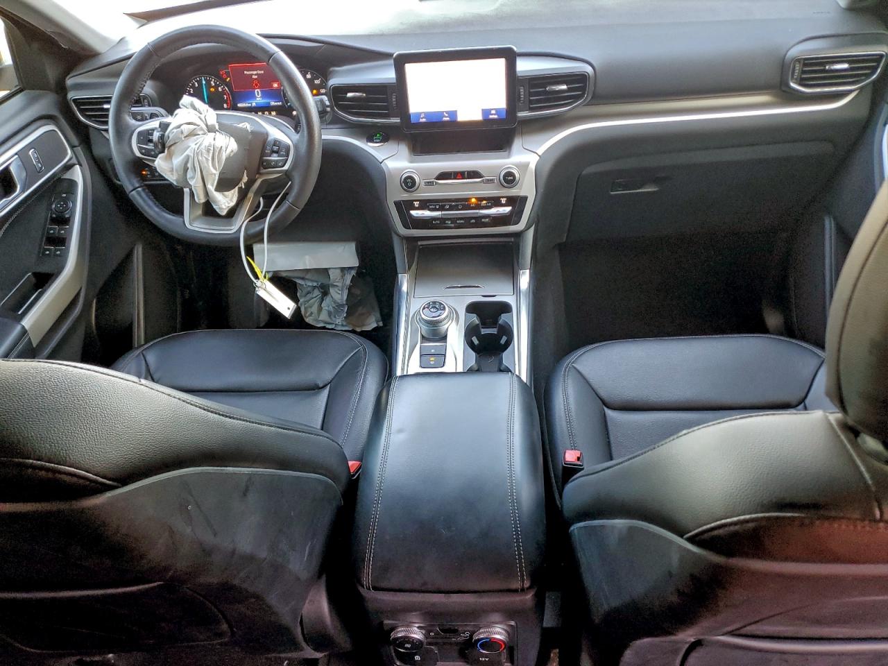 2020 FORD EXPLORER XLT photo 8