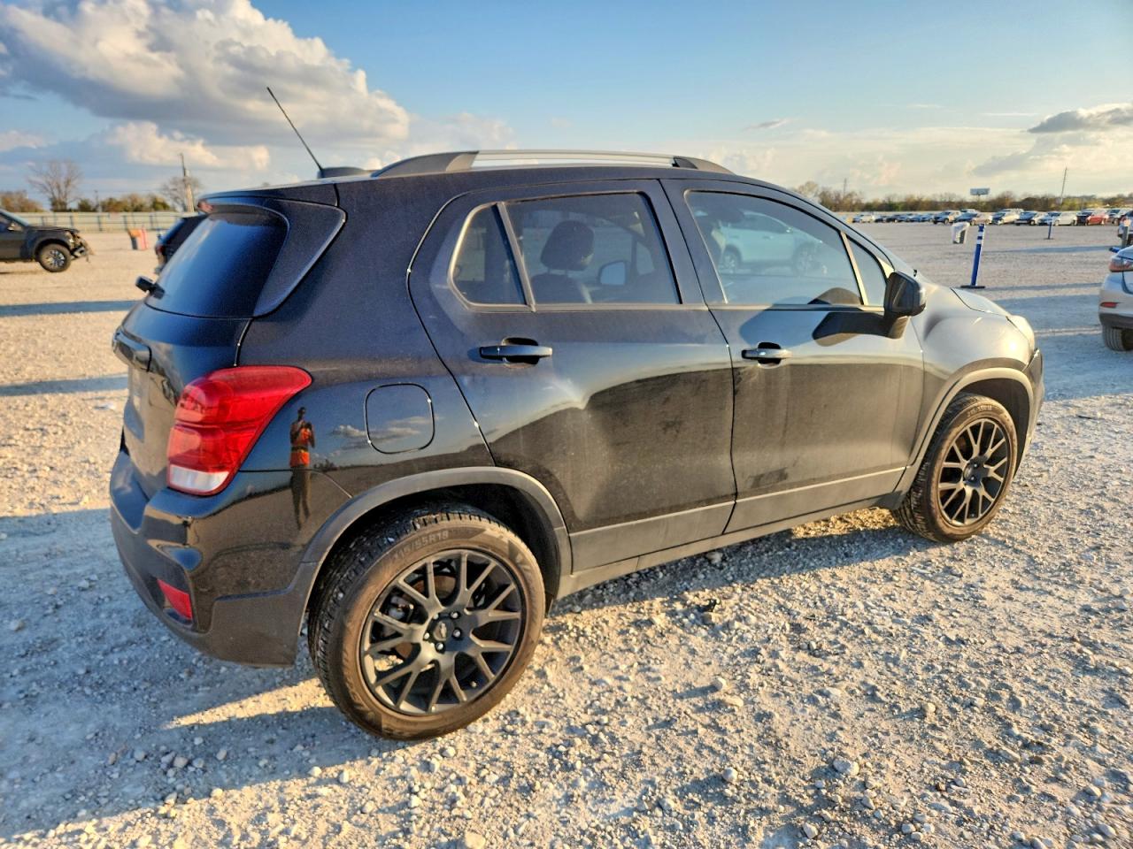 2022 CHEVROLET TRAX 1LT photo 3