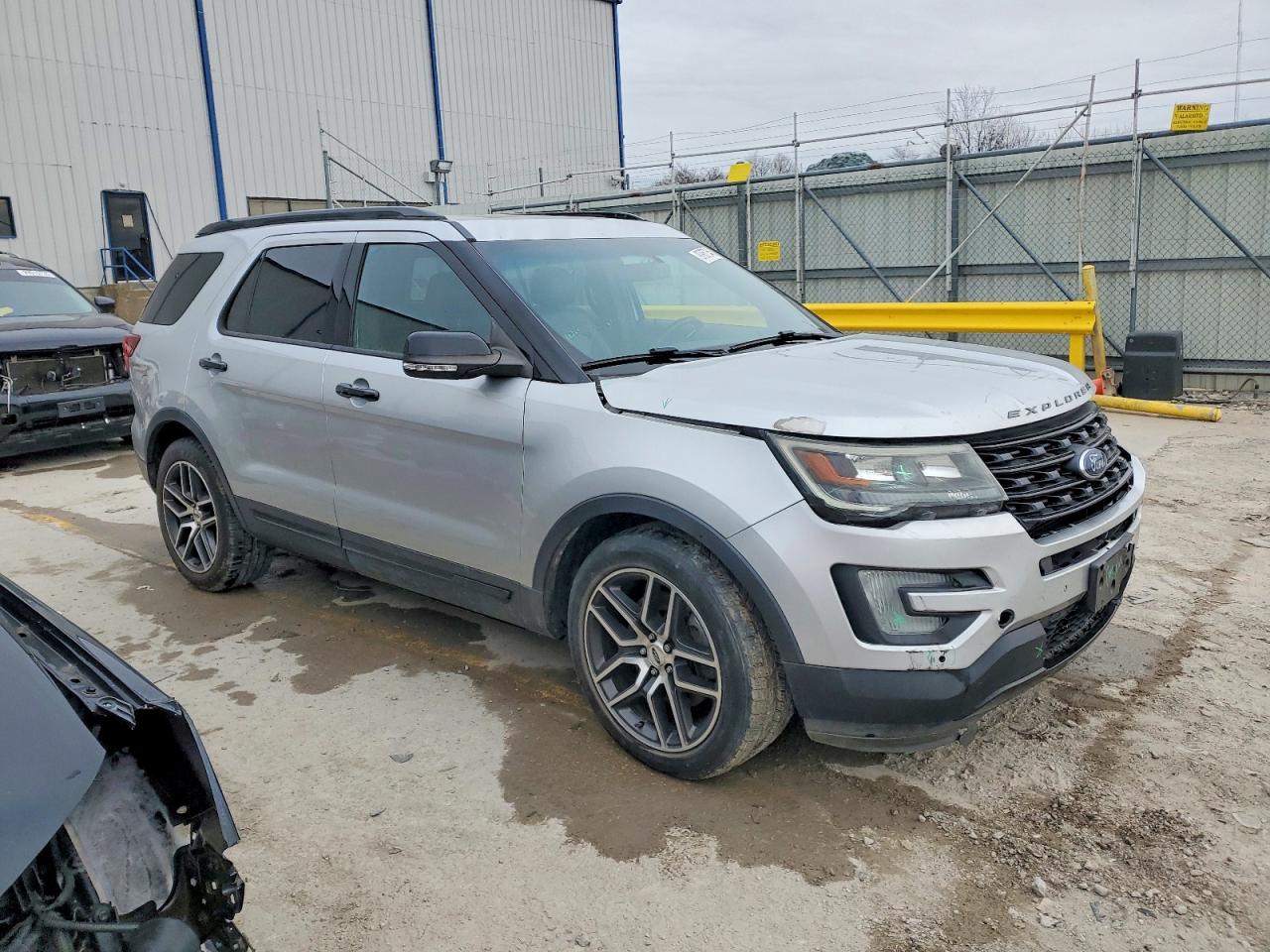 2016 FORD EXPLORER SPORT photo 4