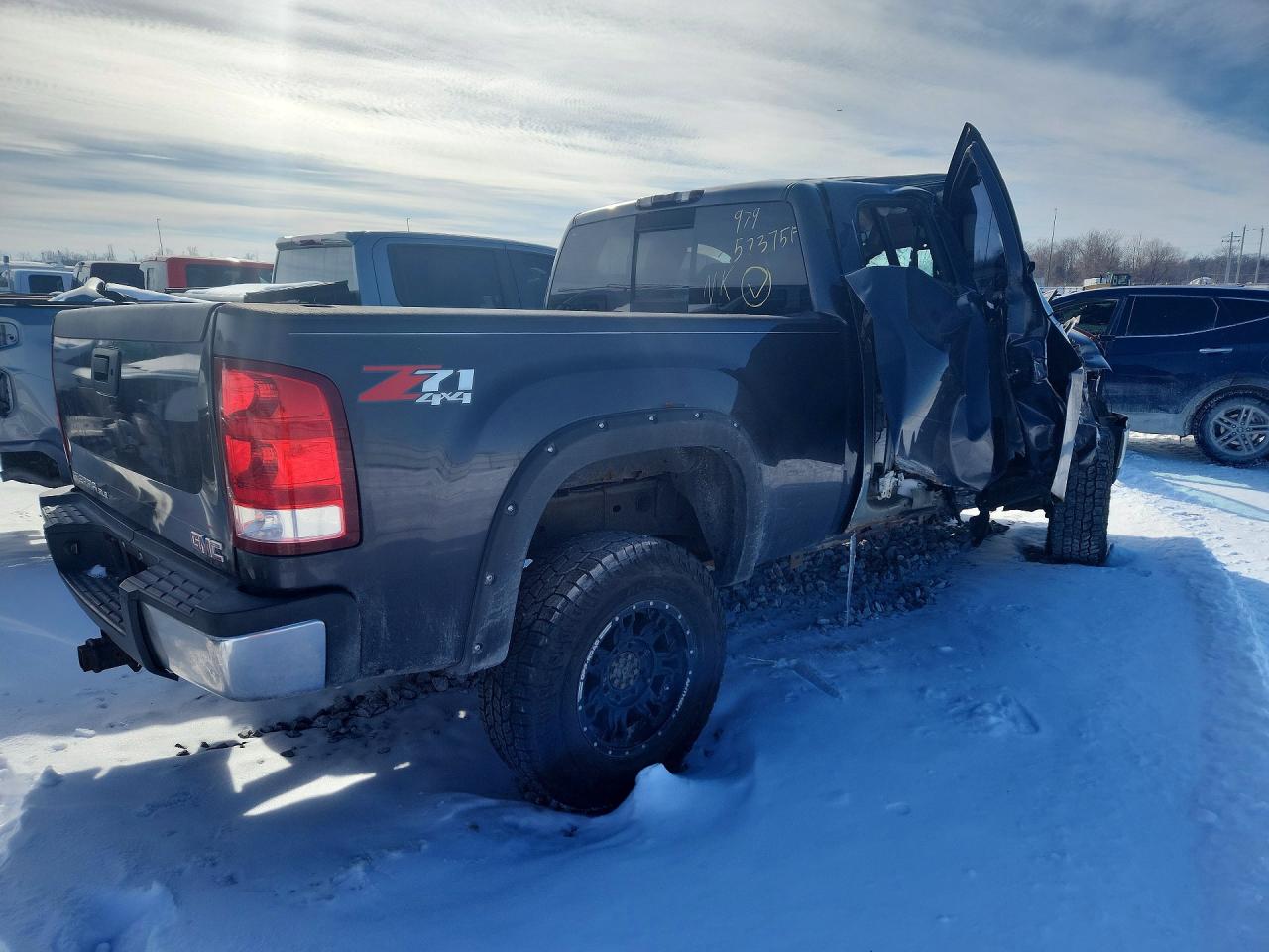 2010 GMC SIERRA K2500 SLE photo 3