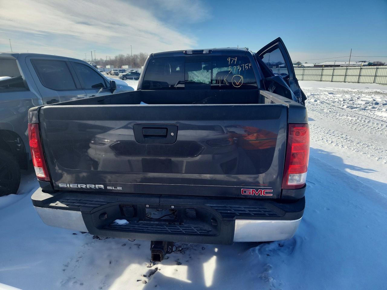 2010 GMC SIERRA K2500 SLE photo 6