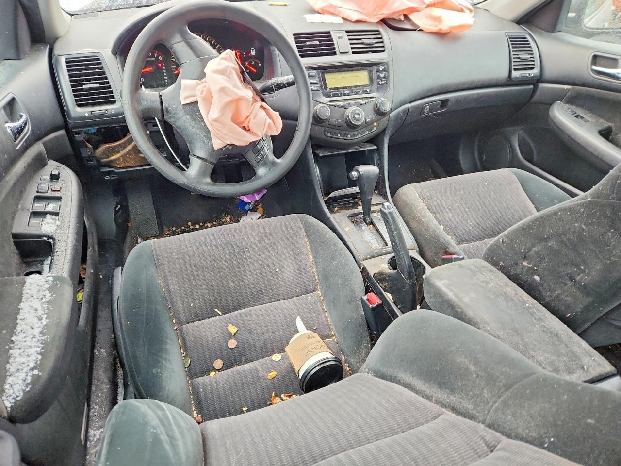 2004 HONDA ACCORD LX photo 8