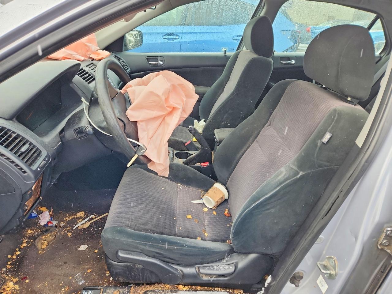 2004 HONDA ACCORD LX photo 7