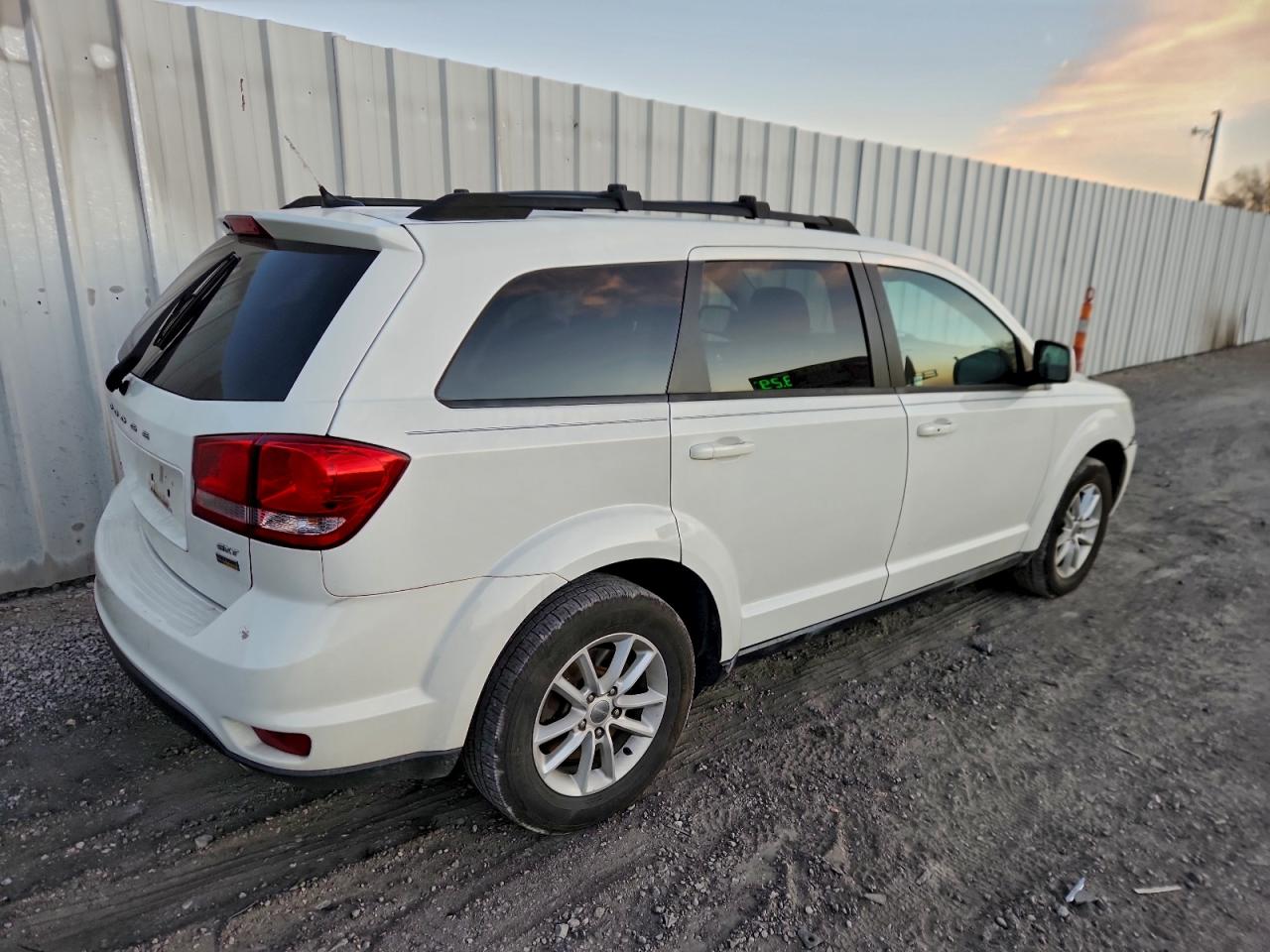 2017 DODGE JOURNEY SXT photo 3