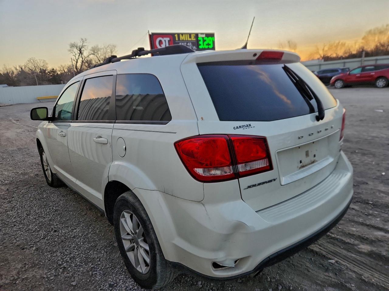 2017 DODGE JOURNEY SXT photo 2
