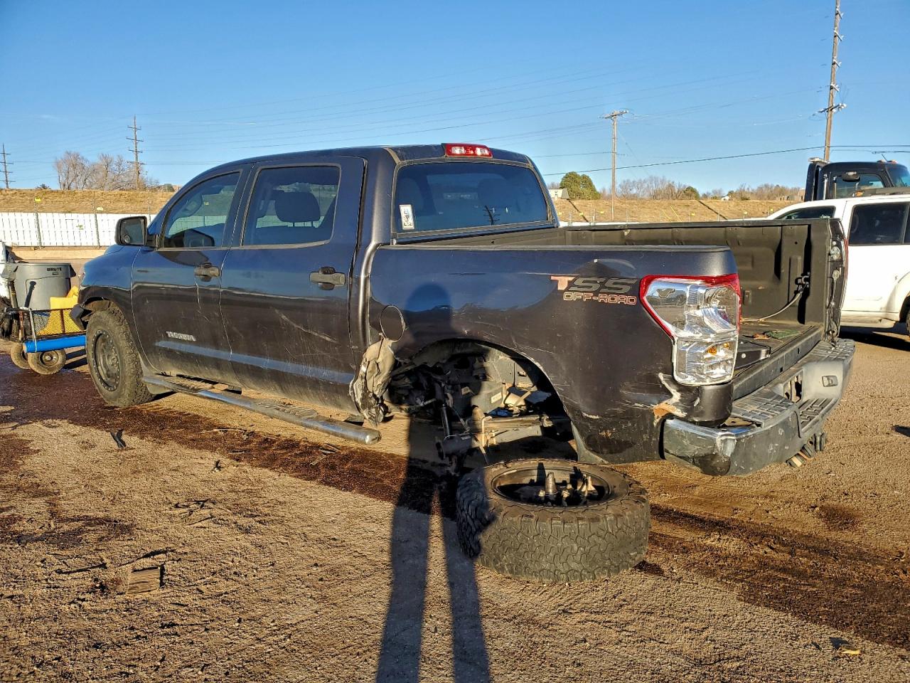 2013 TOYOTA TUNDRA CREWMAX SR5 photo 2