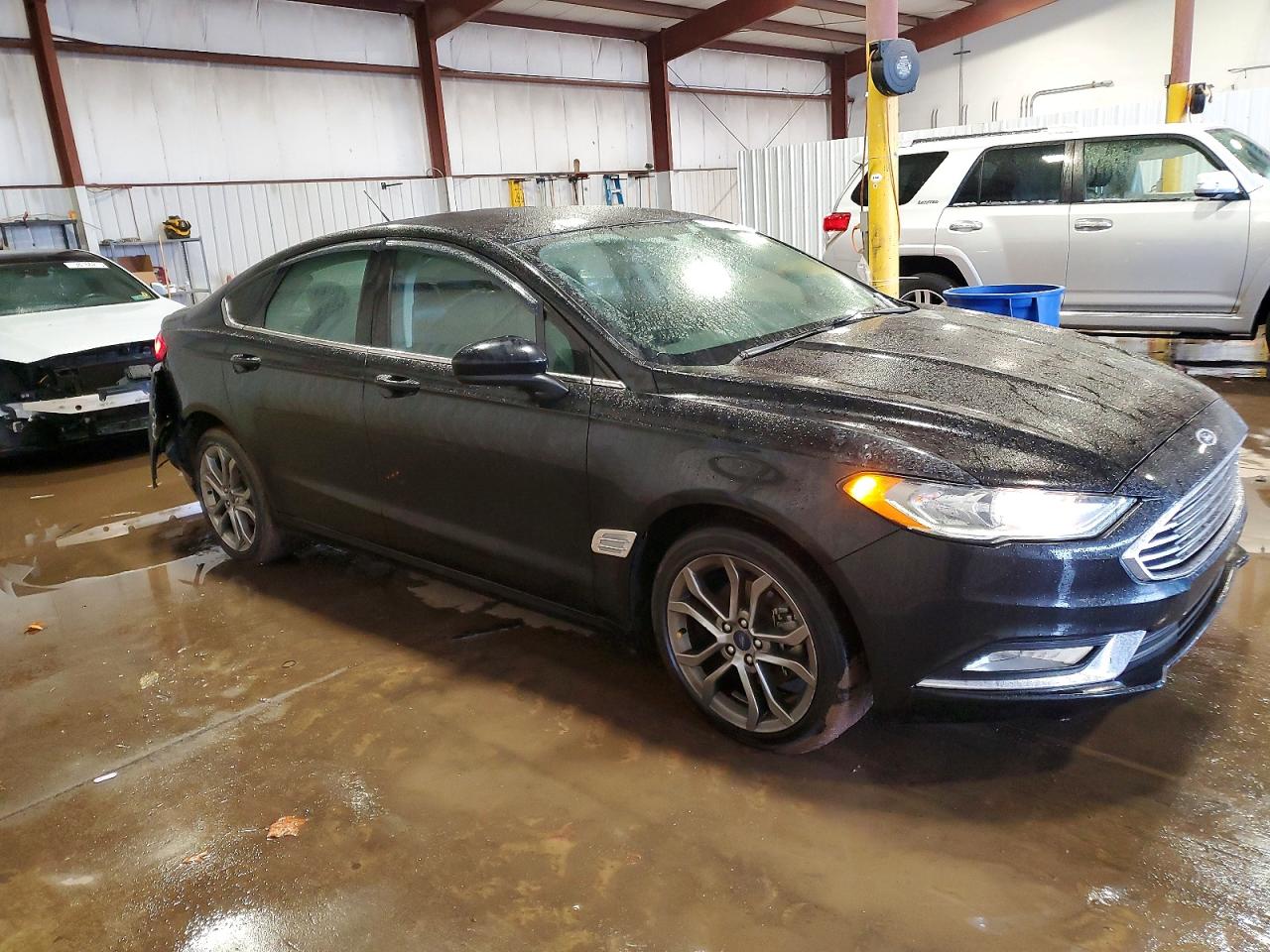 2017 FORD FUSION SE photo 4