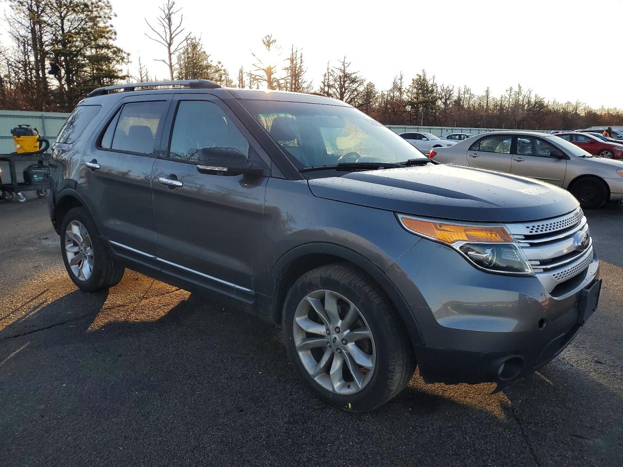 2013 FORD EXPLORER XLT photo 4