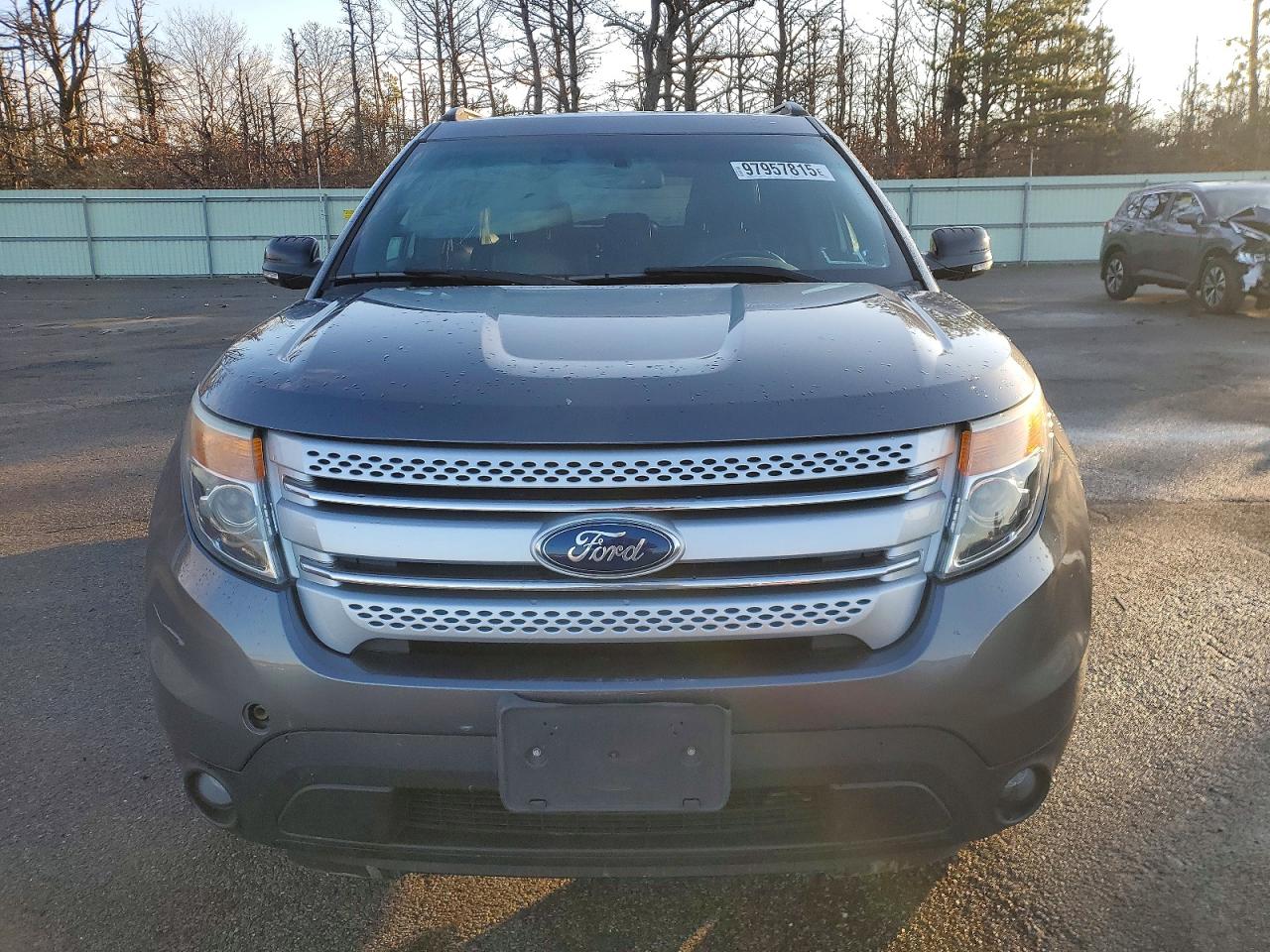 2013 FORD EXPLORER XLT photo 5
