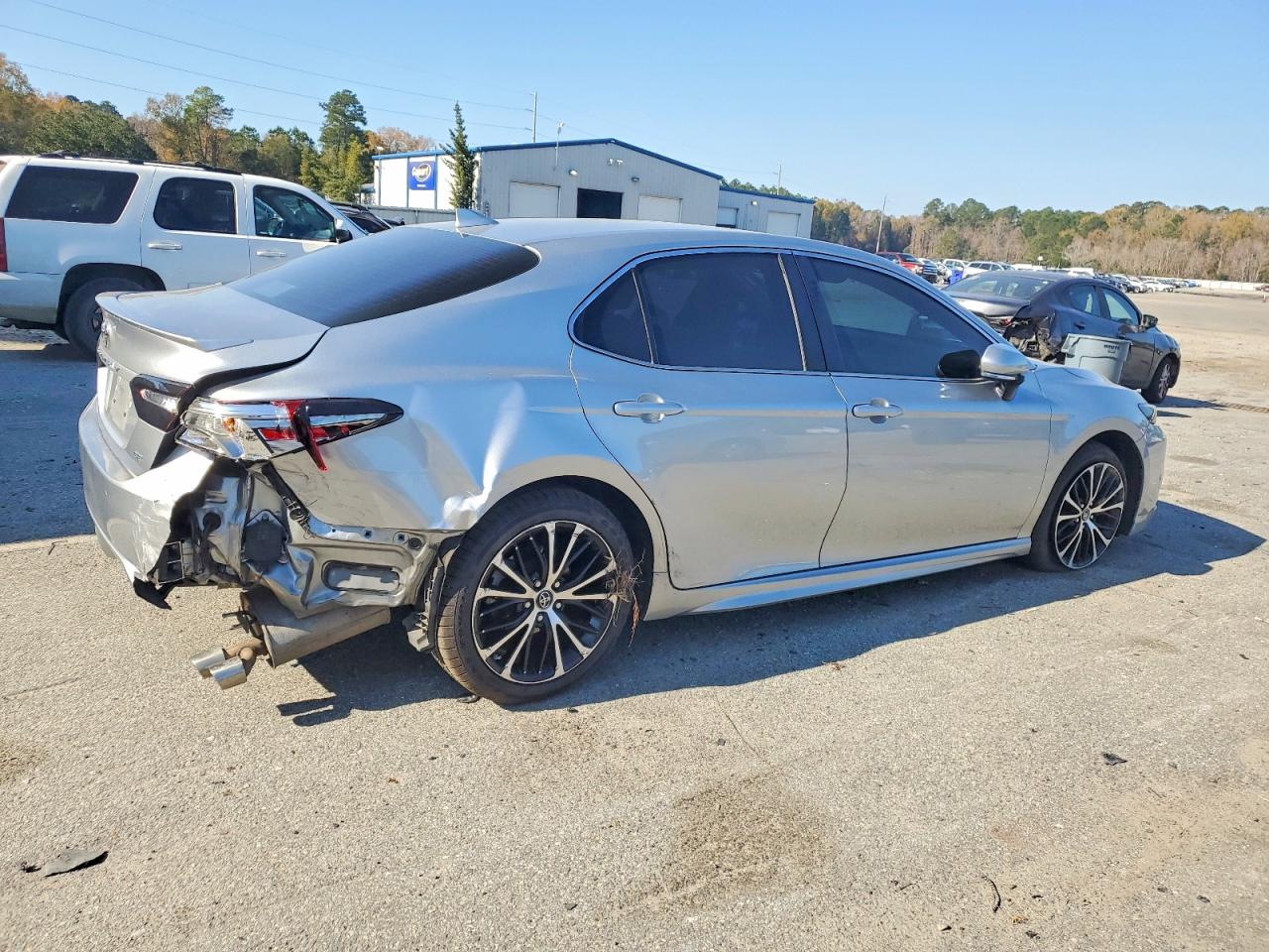 2019 TOYOTA CAMRY L photo 3