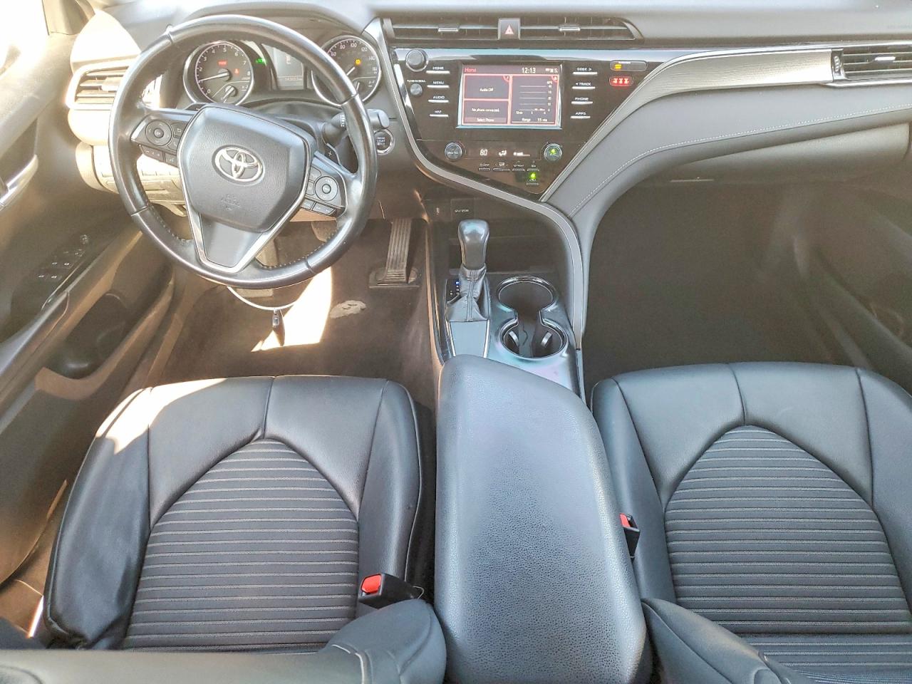 2019 TOYOTA CAMRY L photo 8
