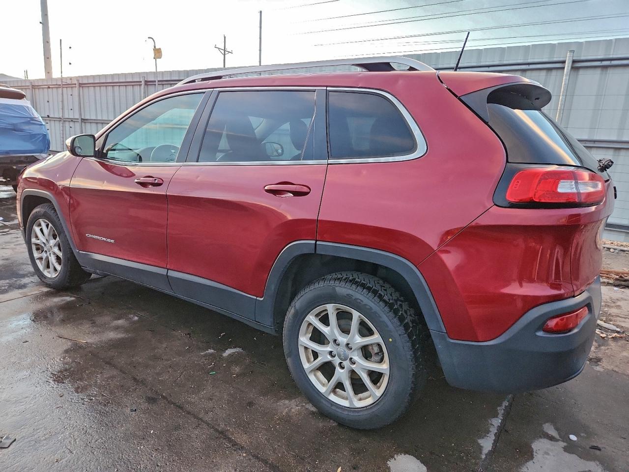 2016 JEEP CHEROKEE LATITUDE photo 2