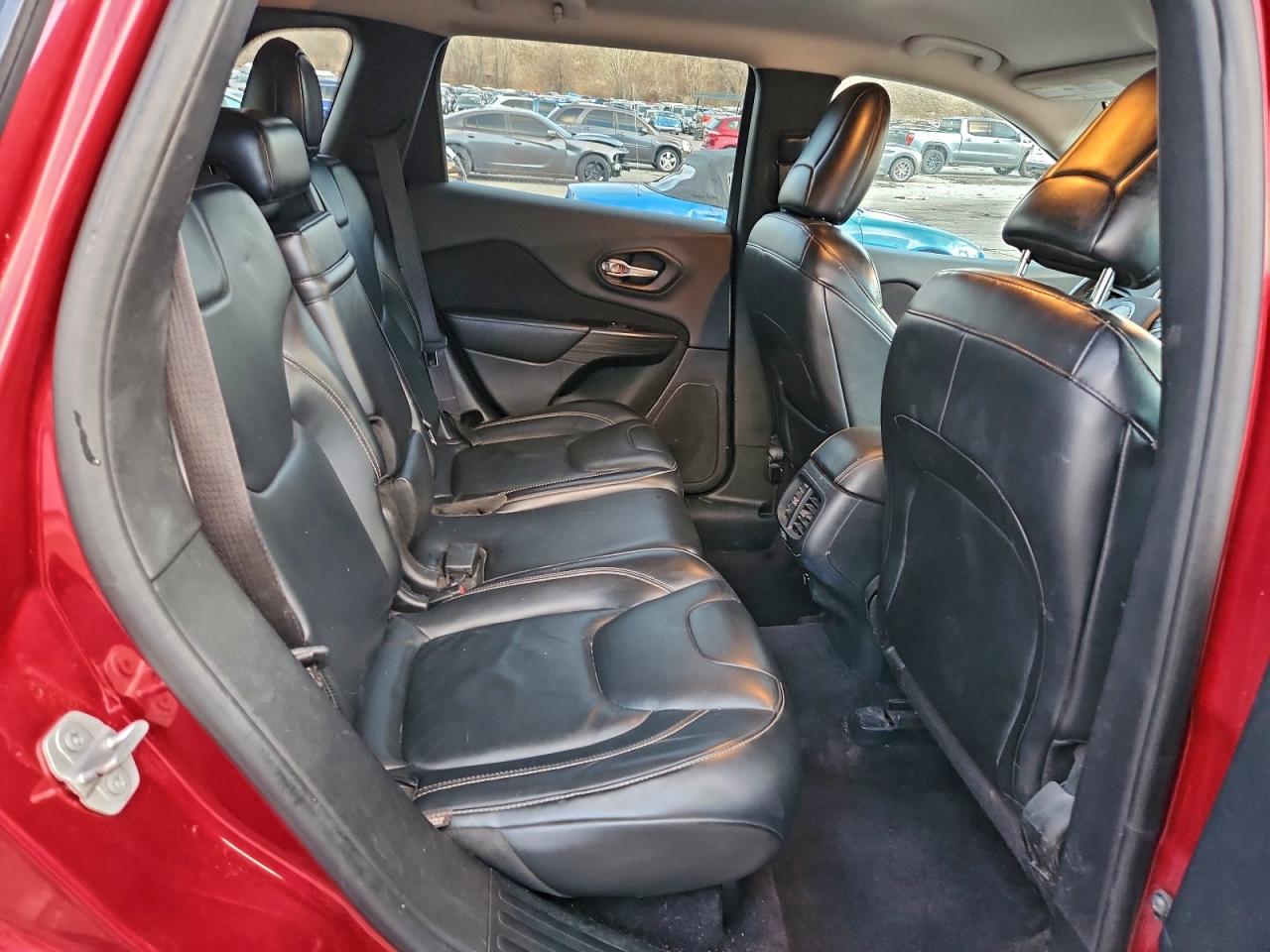 2016 JEEP CHEROKEE LATITUDE photo 11