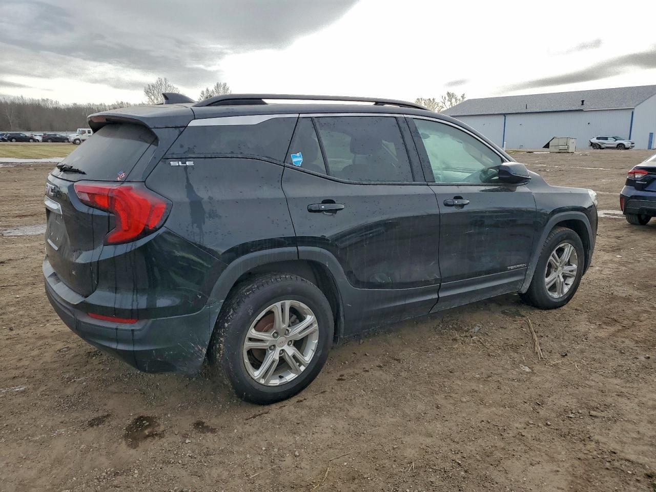 2018 GMC TERRAIN SLE photo 3