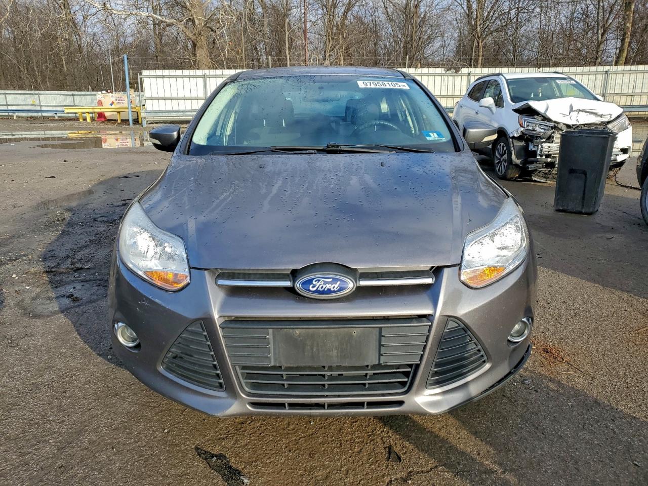 2014 FORD FOCUS SE photo 5
