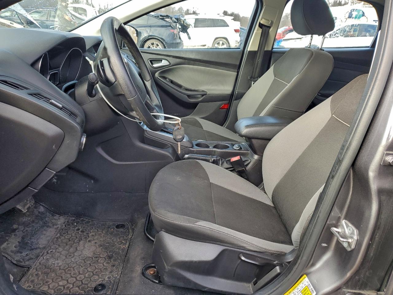 2014 FORD FOCUS SE photo 7