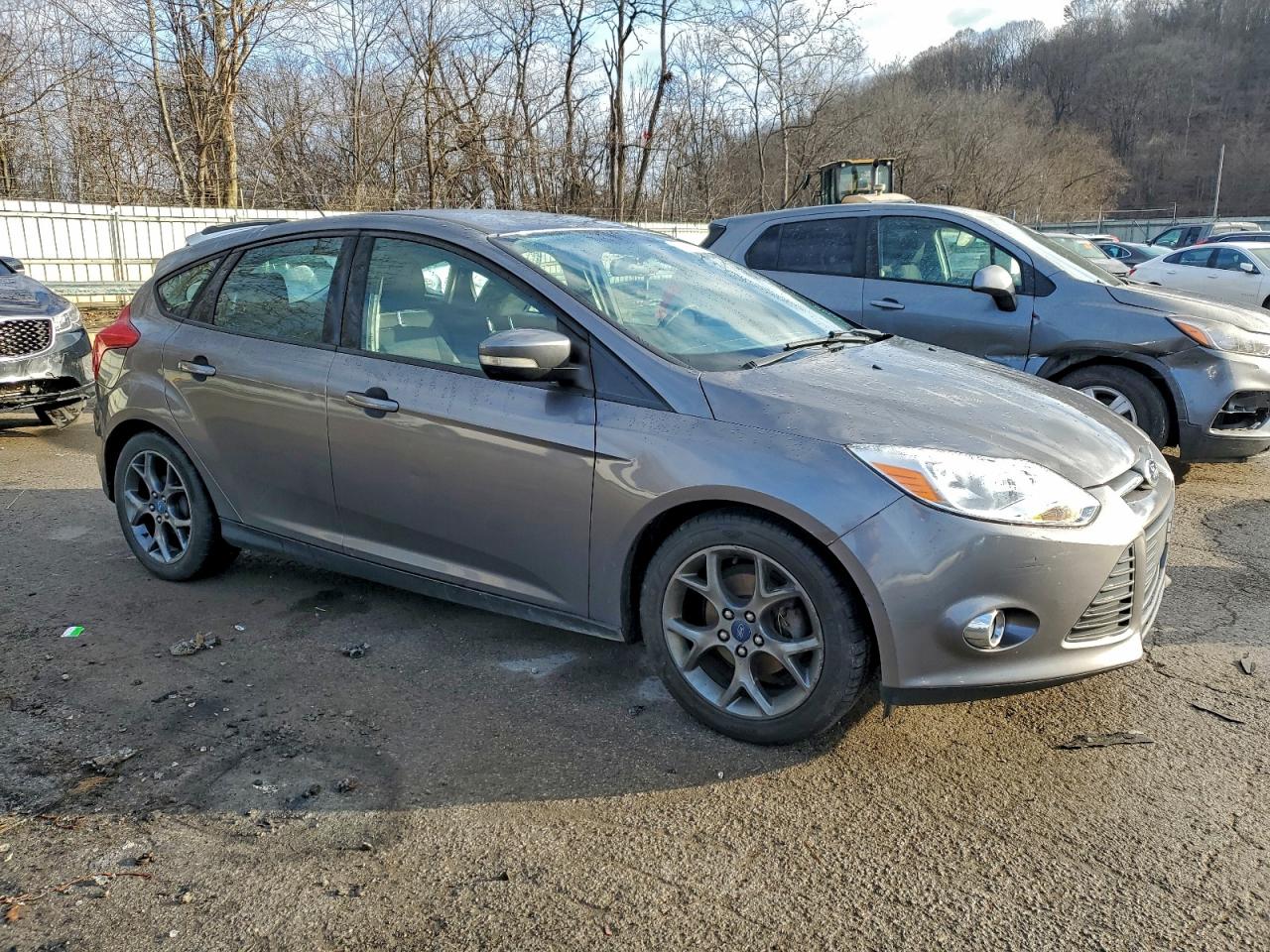 2014 FORD FOCUS SE photo 4
