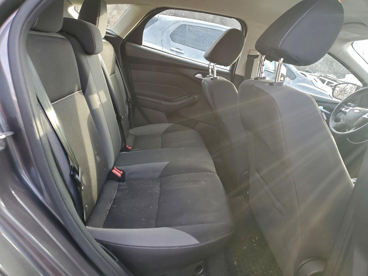 2014 FORD FOCUS SE photo 10