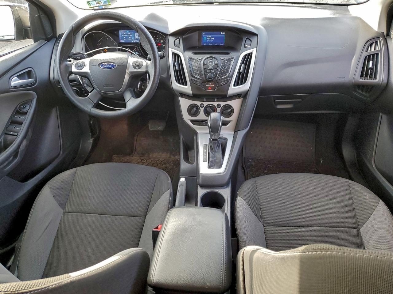 2014 FORD FOCUS SE photo 8