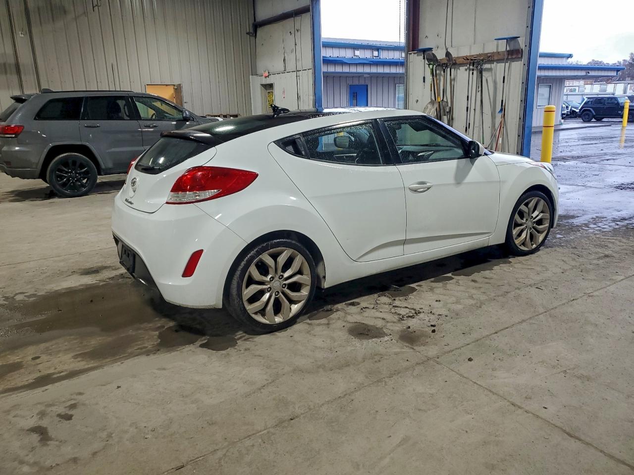 2013 HYUNDAI VELOSTER photo 3