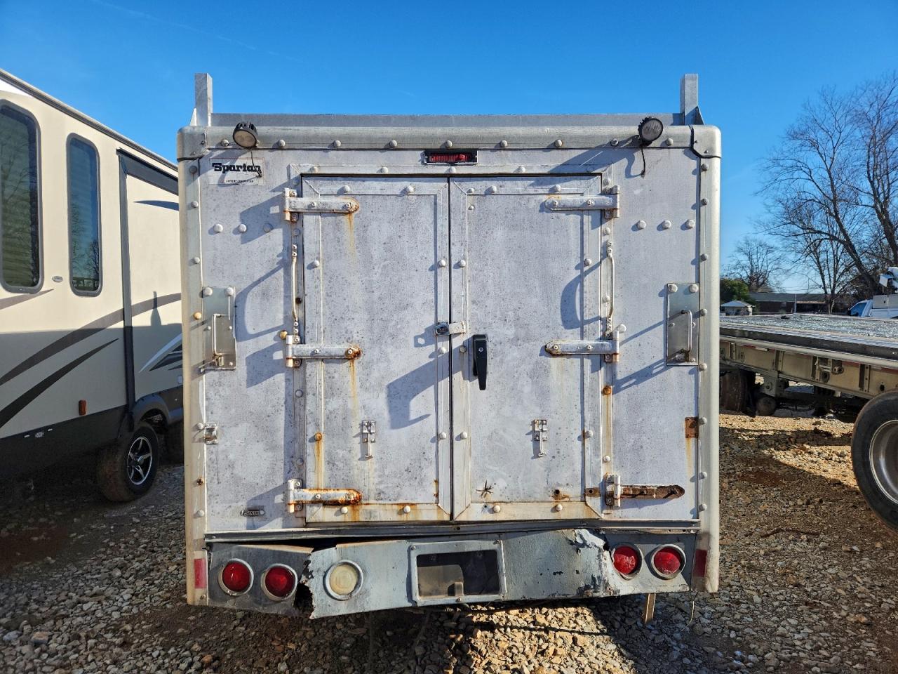 2002 FORD E350 UTILITY / SERVICE TRUCK photo 11