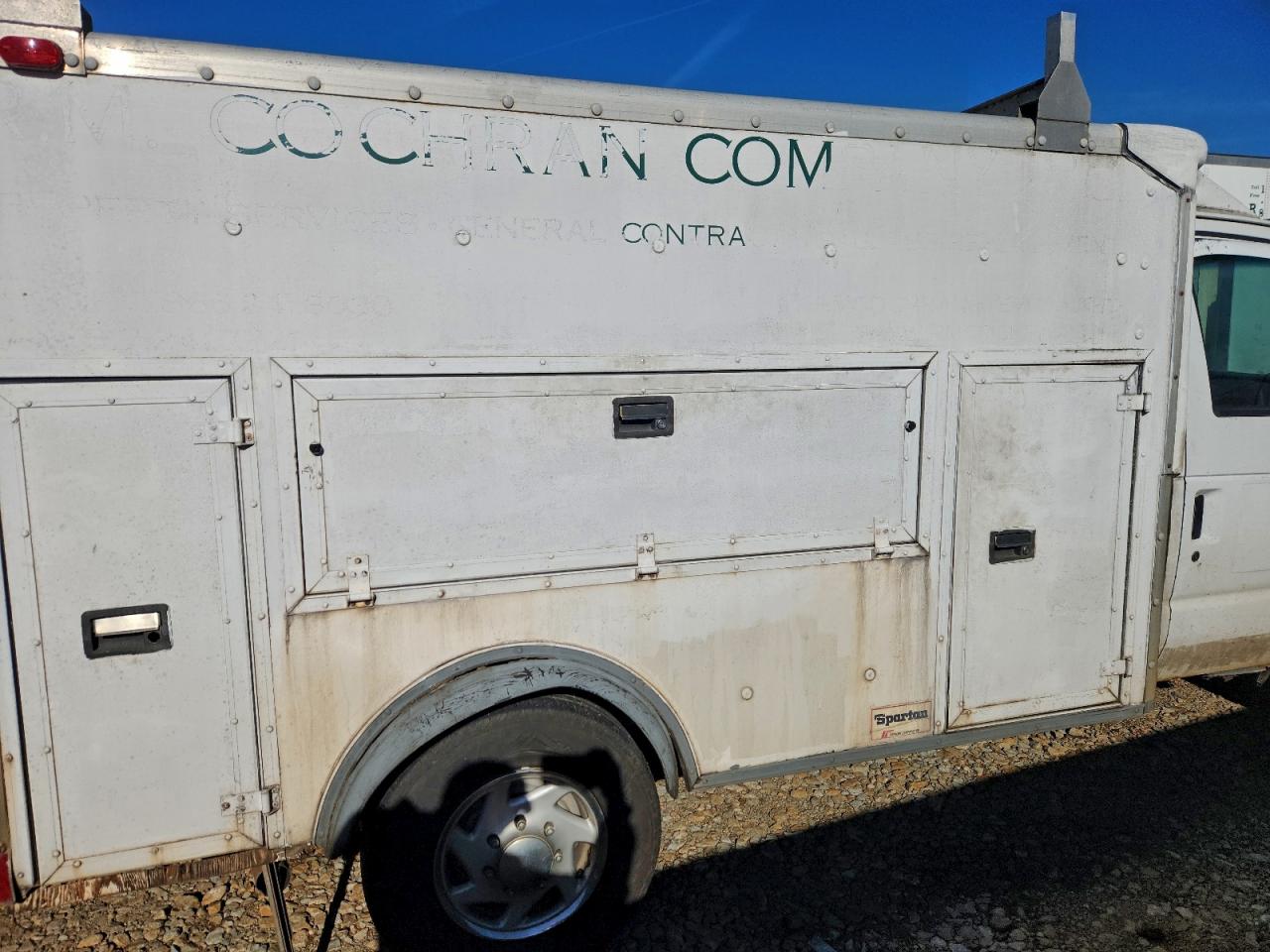 2002 FORD E350 UTILITY / SERVICE TRUCK photo 21