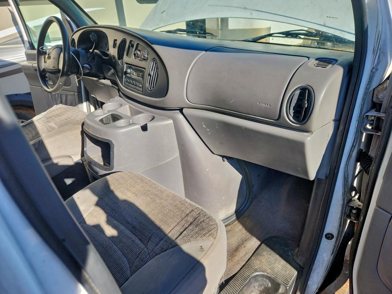 2002 FORD E350 UTILITY / SERVICE TRUCK photo 15
