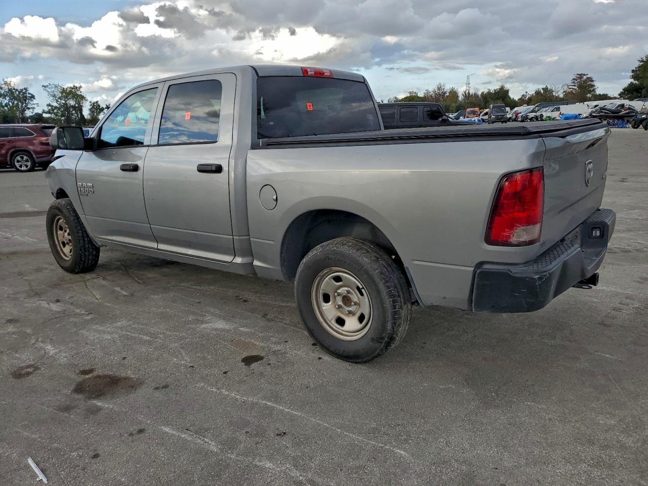 2022 RAM 1500 CLASSIC TRADESMAN photo 2