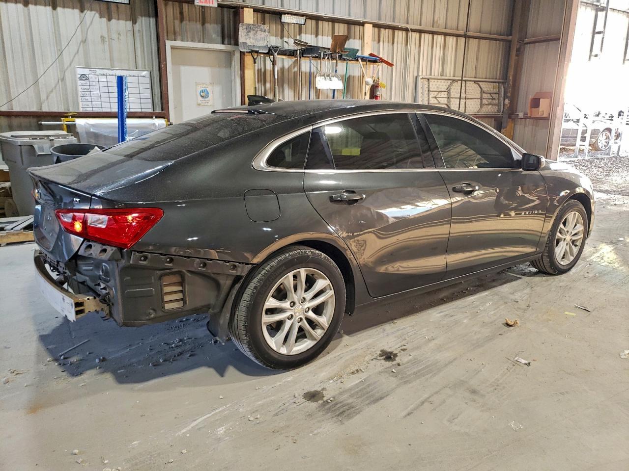 2018 CHEVROLET MALIBU LT photo 3