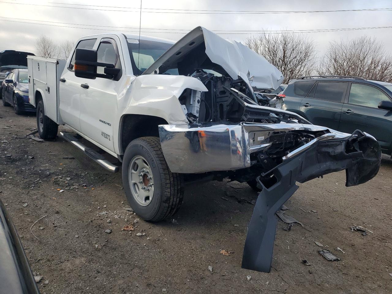 2017 CHEVROLET SILVERADO C2500 HEAVY DUTY photo 4