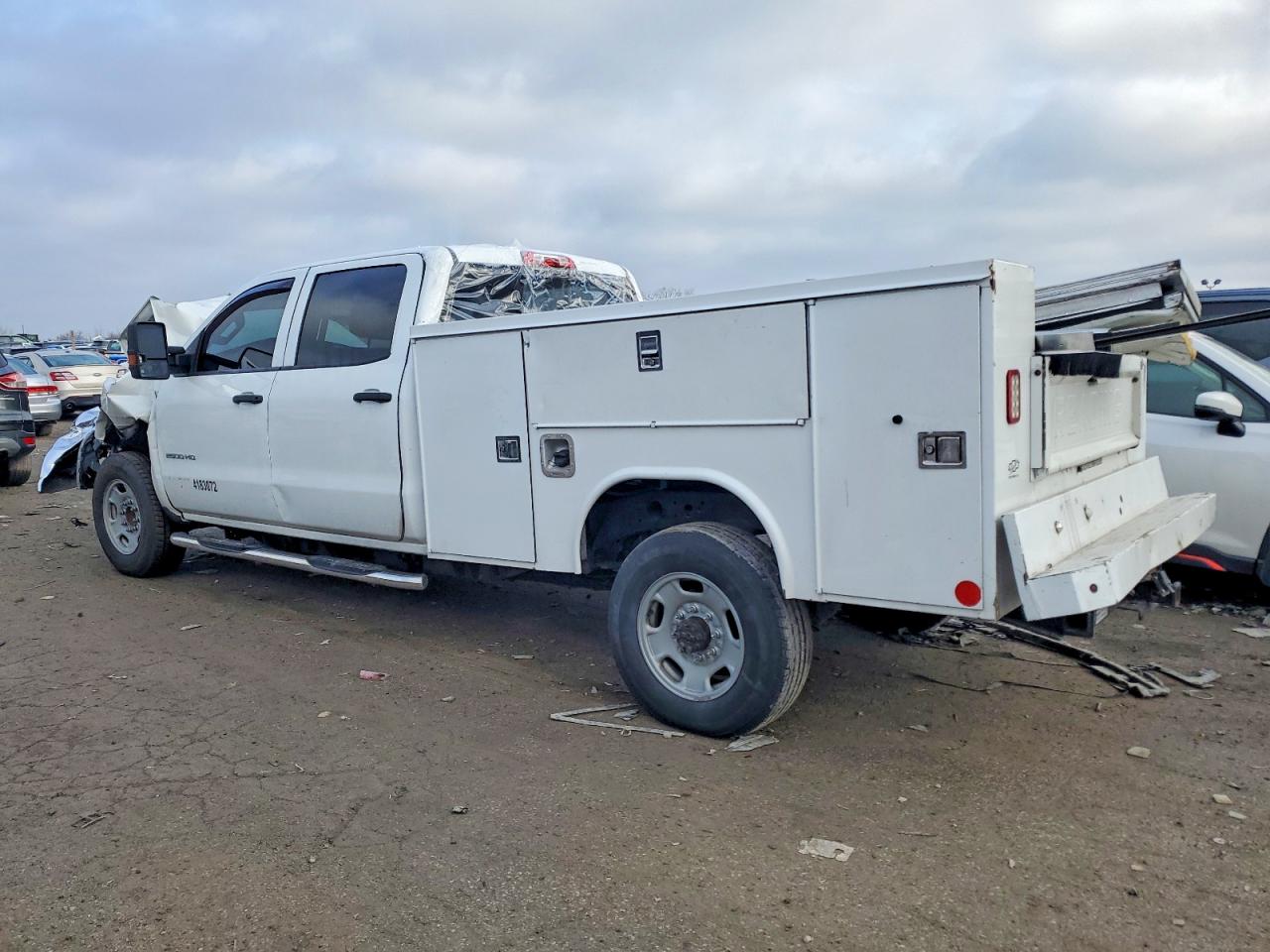 2017 CHEVROLET SILVERADO C2500 HEAVY DUTY photo 2