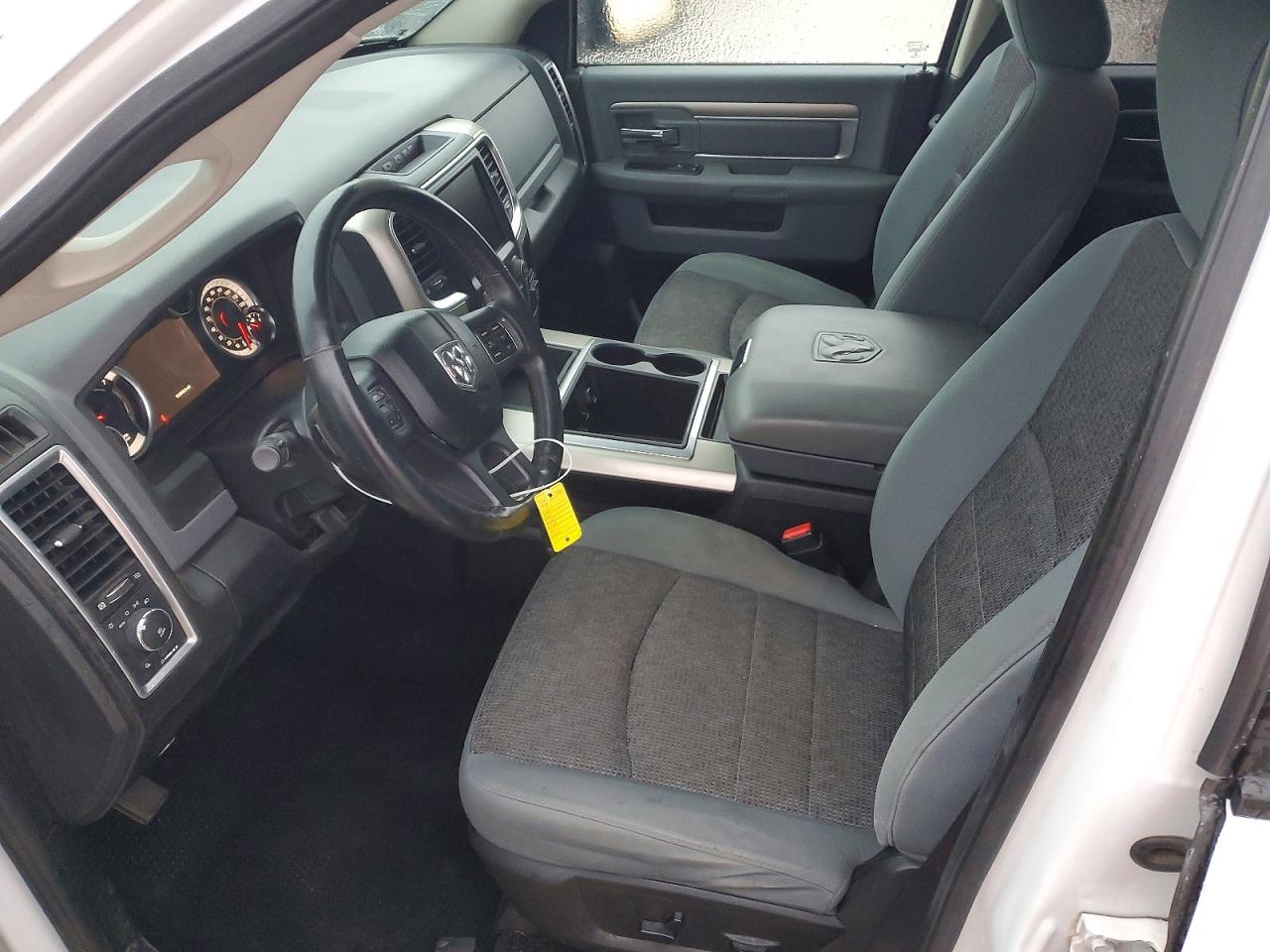 2014 RAM 1500 SLT photo 7