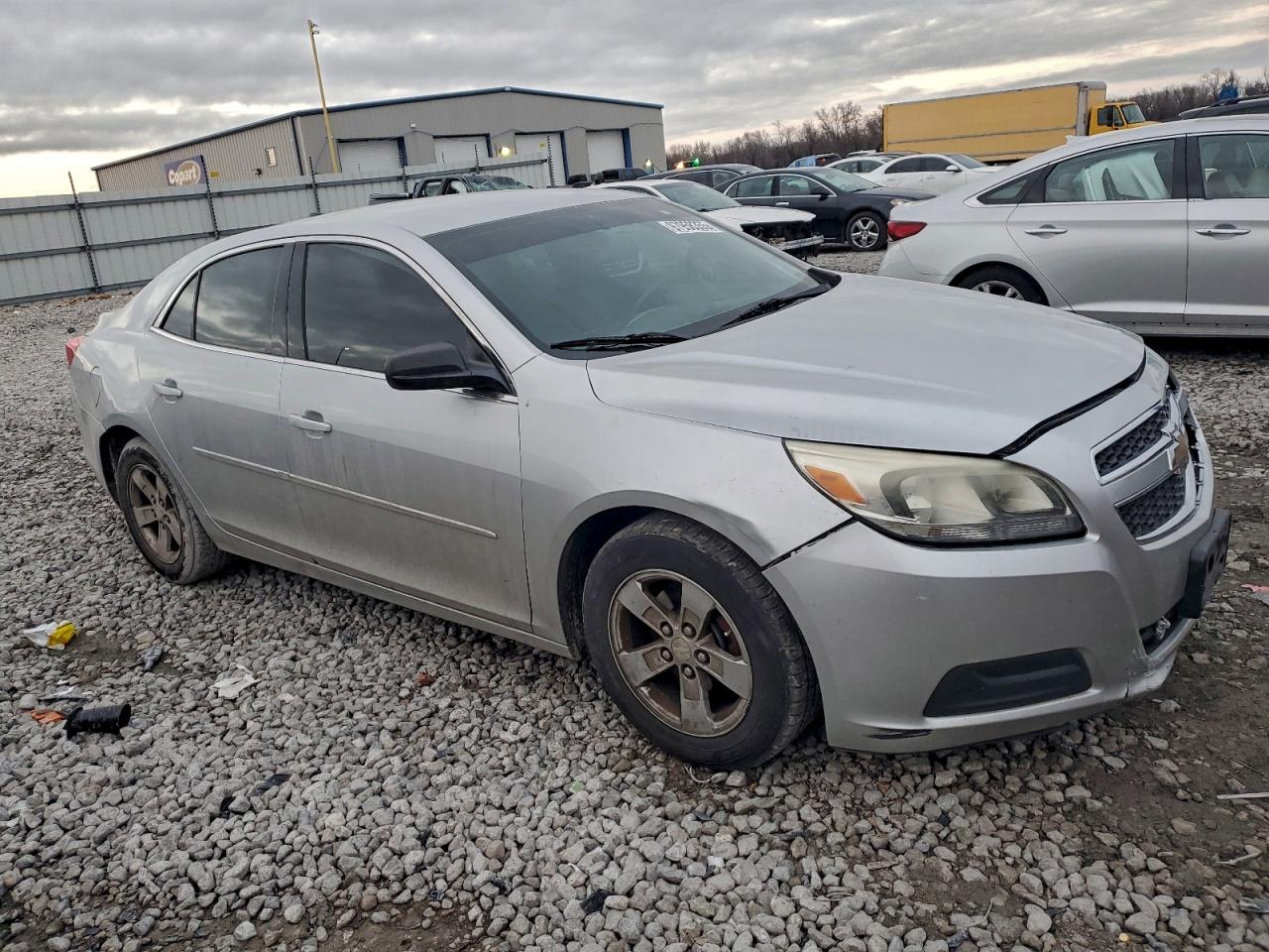 2013 CHEVROLET MALIBU LS photo 4