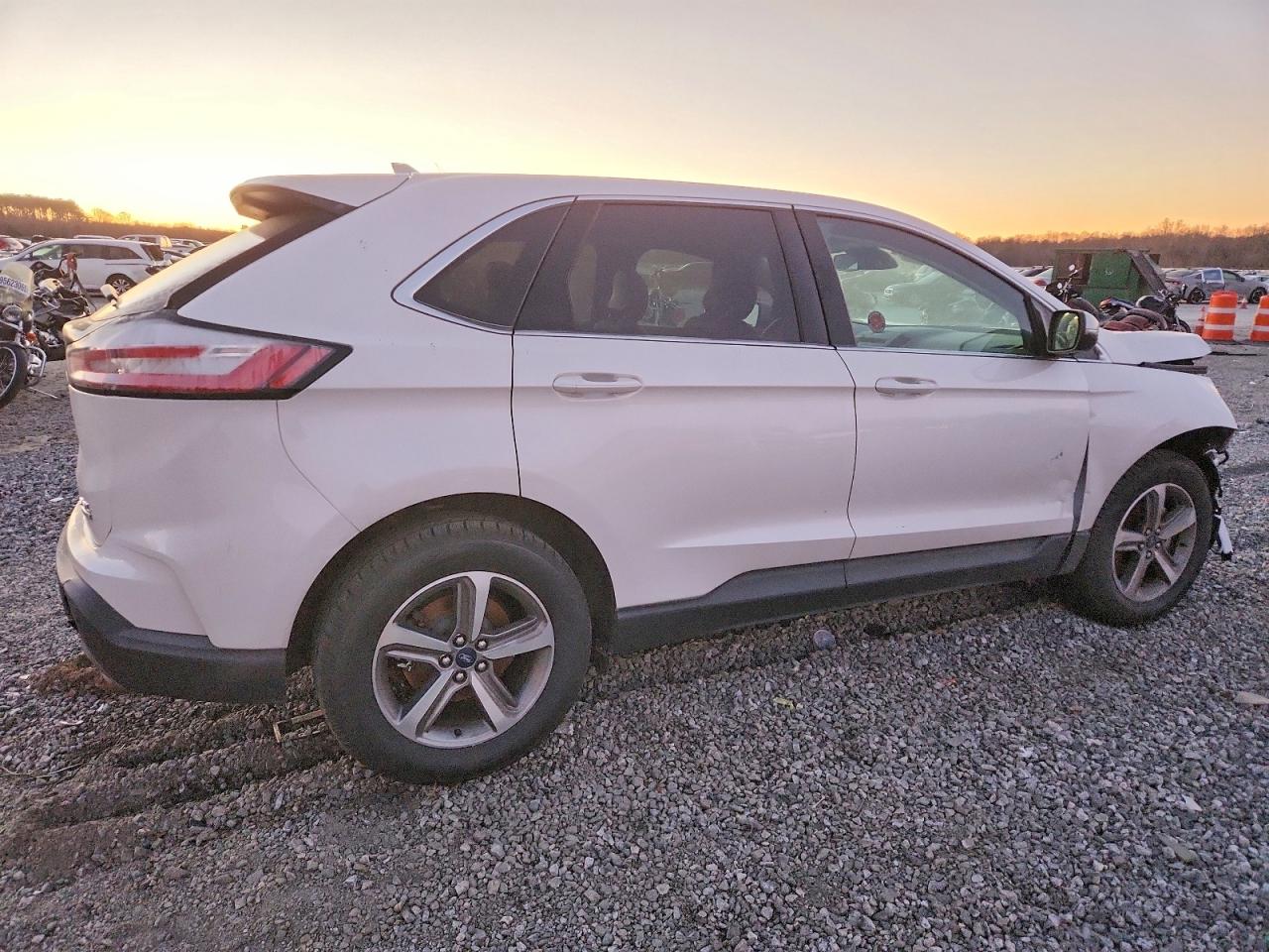2019 FORD EDGE SEL photo 3