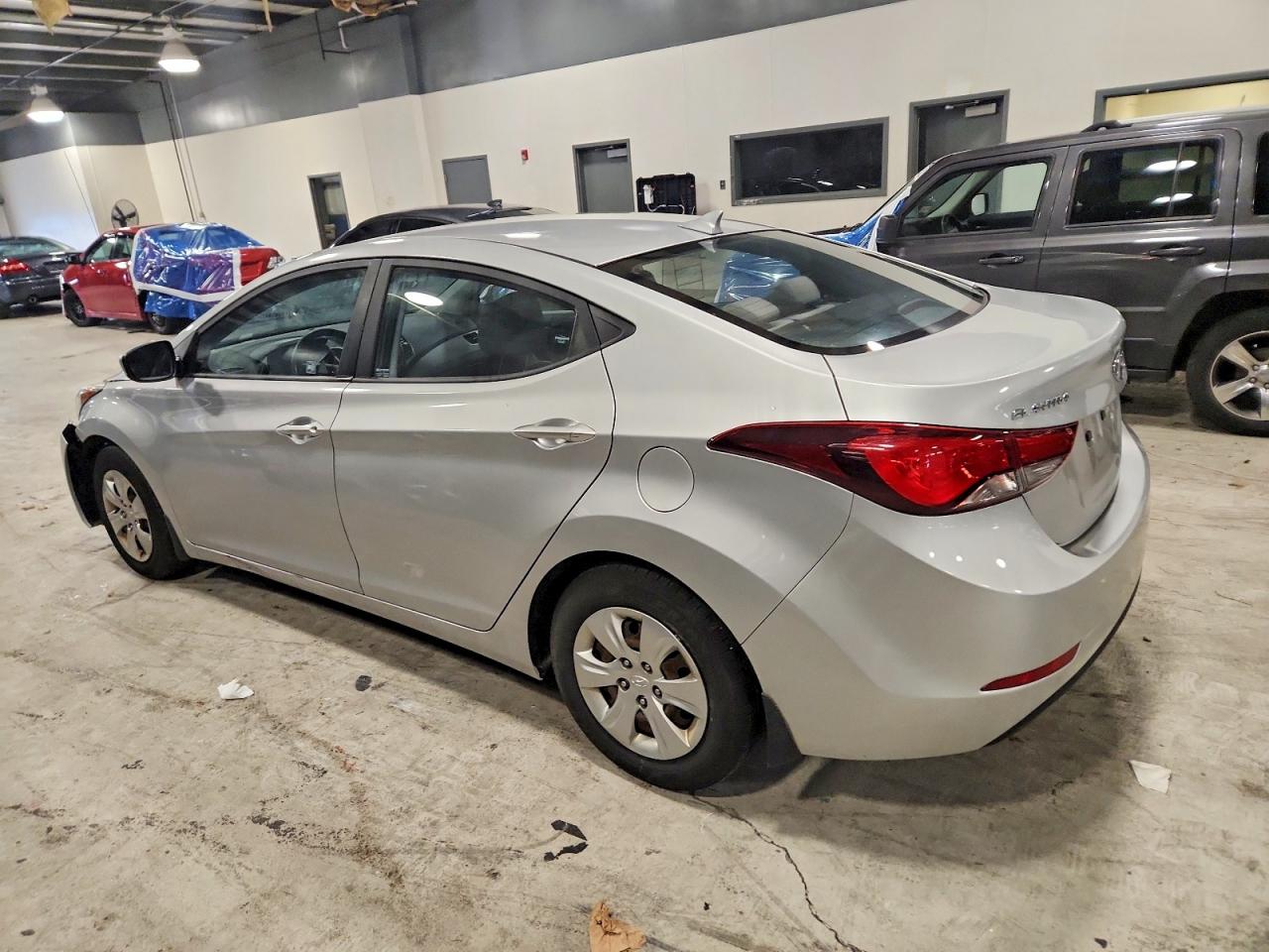 2016 HYUNDAI ELANTRA SE photo 2