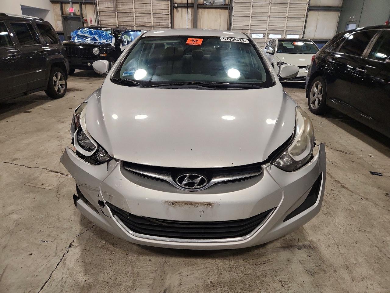 2016 HYUNDAI ELANTRA SE photo 5