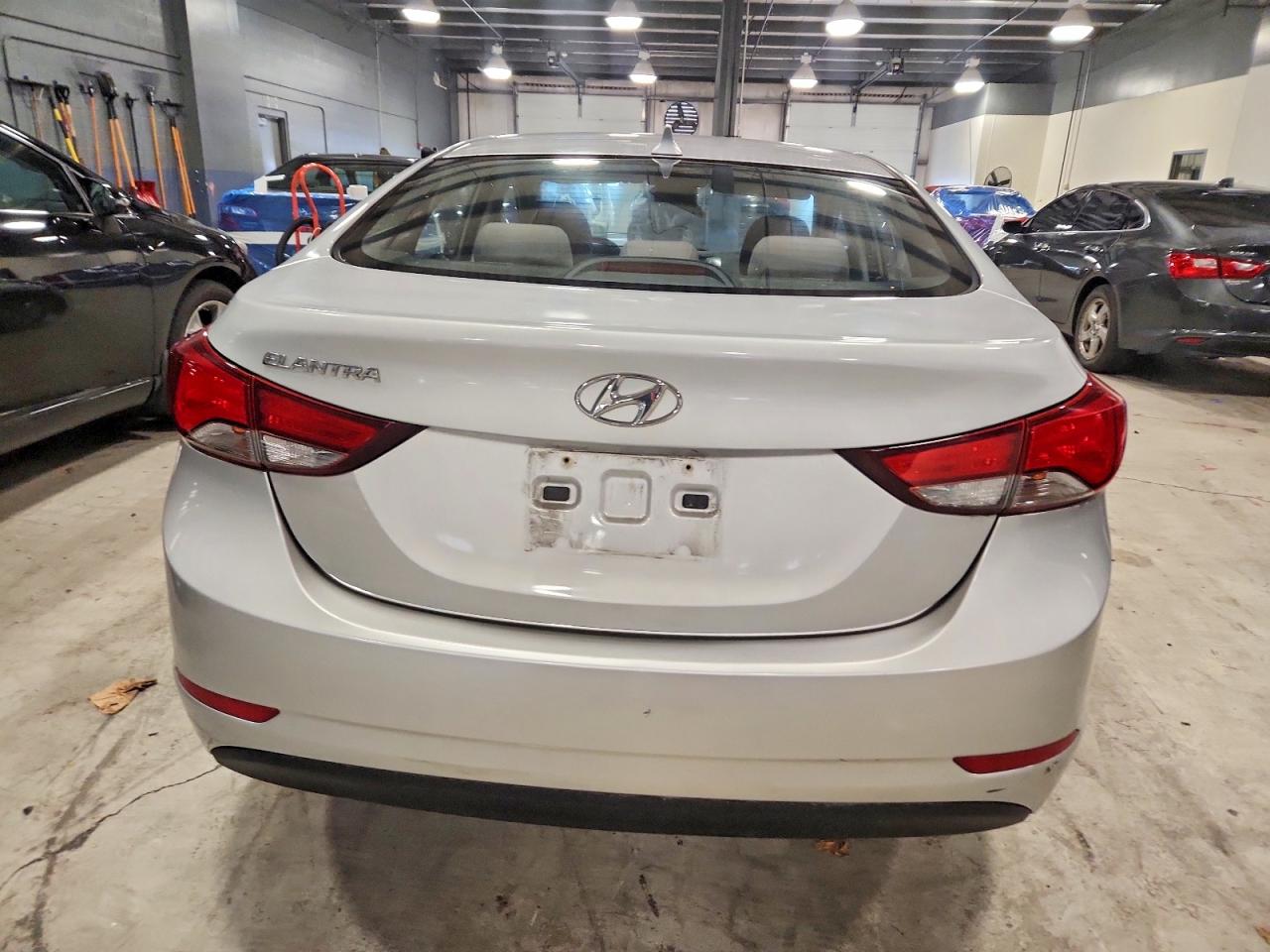 2016 HYUNDAI ELANTRA SE photo 6