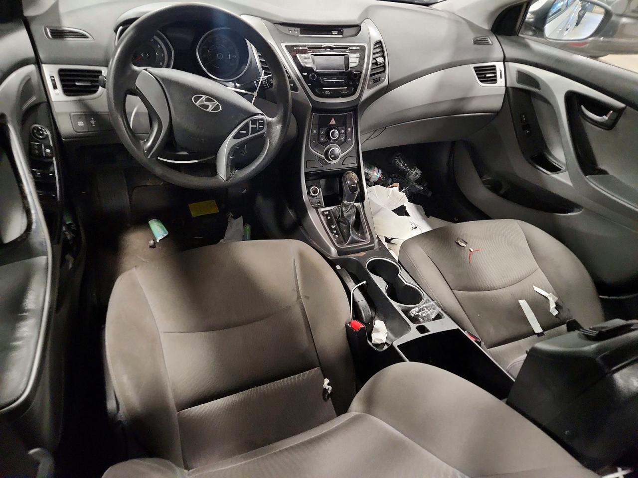 2016 HYUNDAI ELANTRA SE photo 8