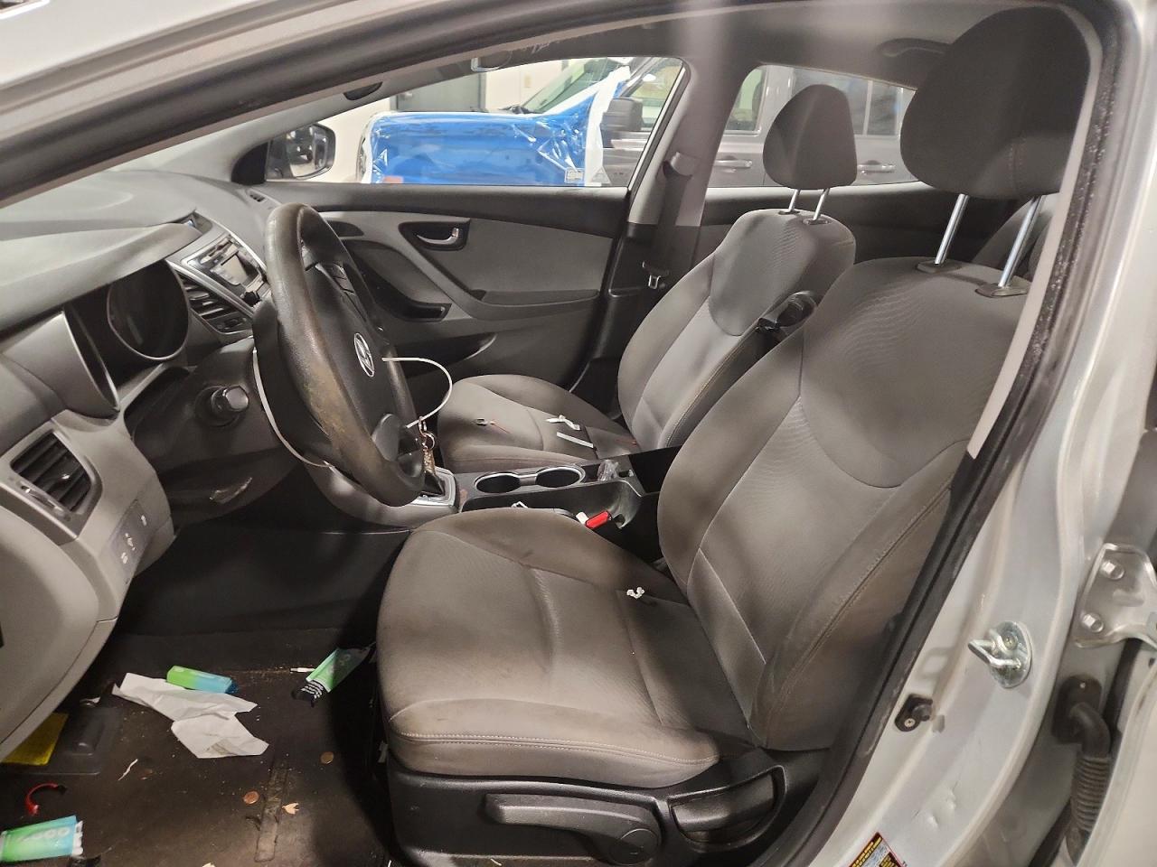 2016 HYUNDAI ELANTRA SE photo 7