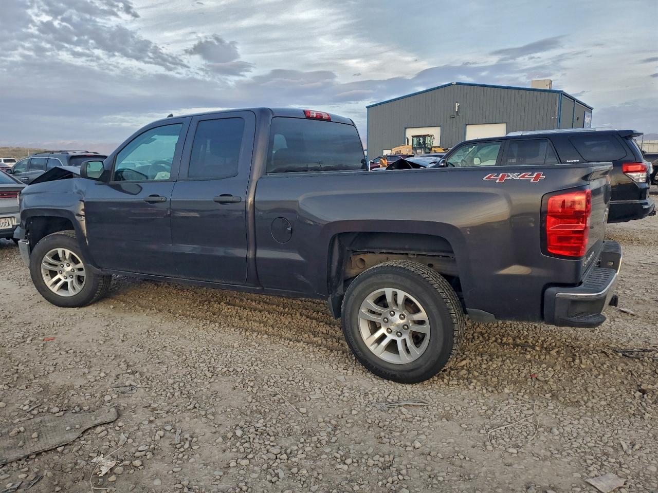 2015 CHEVROLET SILVERADO K1500 photo 2