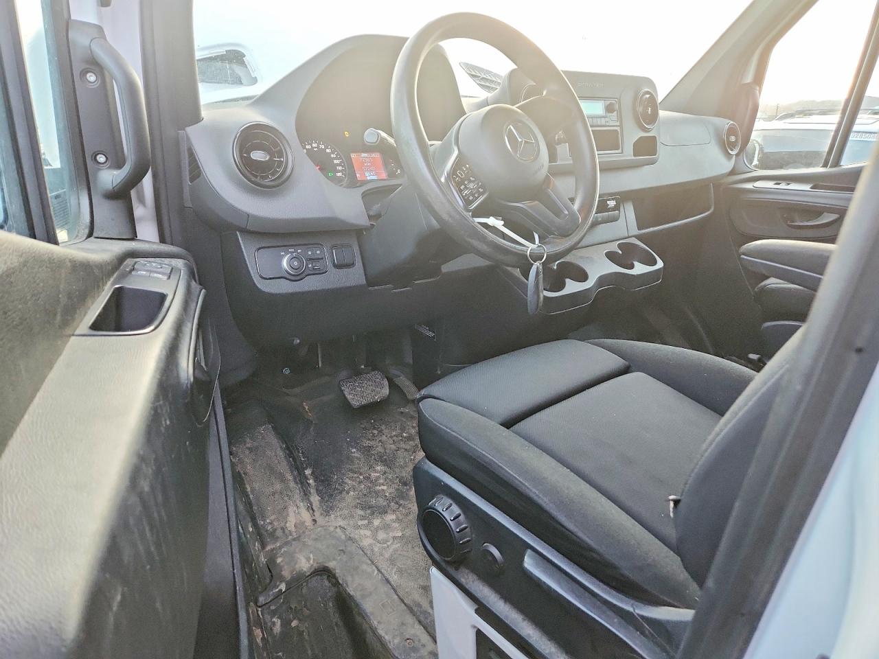 2021 MERCEDES-BENZ SPRINTER 2500 photo 8